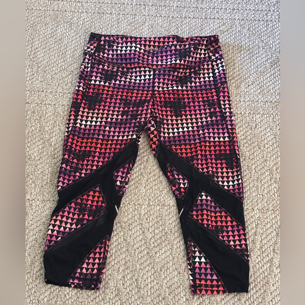 Zella Womens Cropped Leggings with Pink and Black Geometric Pattern